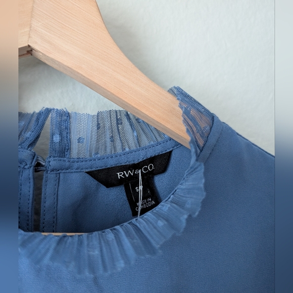 Cute Blue Puff Sleeve Top - Picture 2 of 5